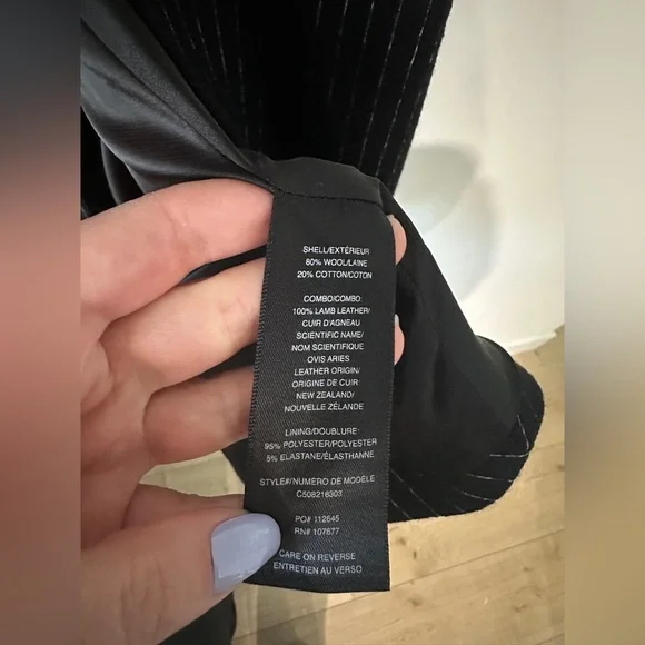 Alice & Olivia Elegant Black Striped Cape Coat with leather trim. Size small - Picture 7 of 9